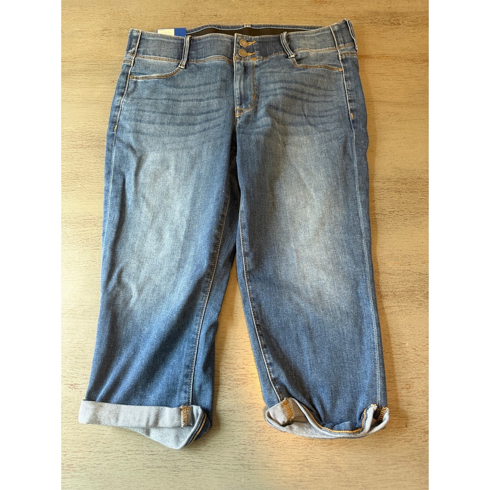 Apt. 9 Womens 14P Capri Jeans Mid Rise Tummy Control Medium Wash Denim Petite